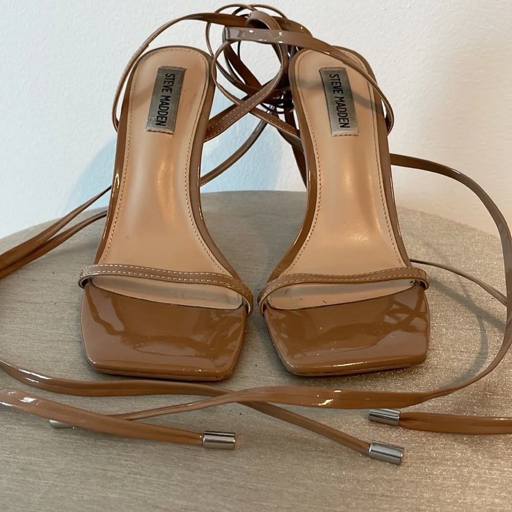 STEVE MADDEN “UPLIFT” HEELS - Picture 4 of 5
